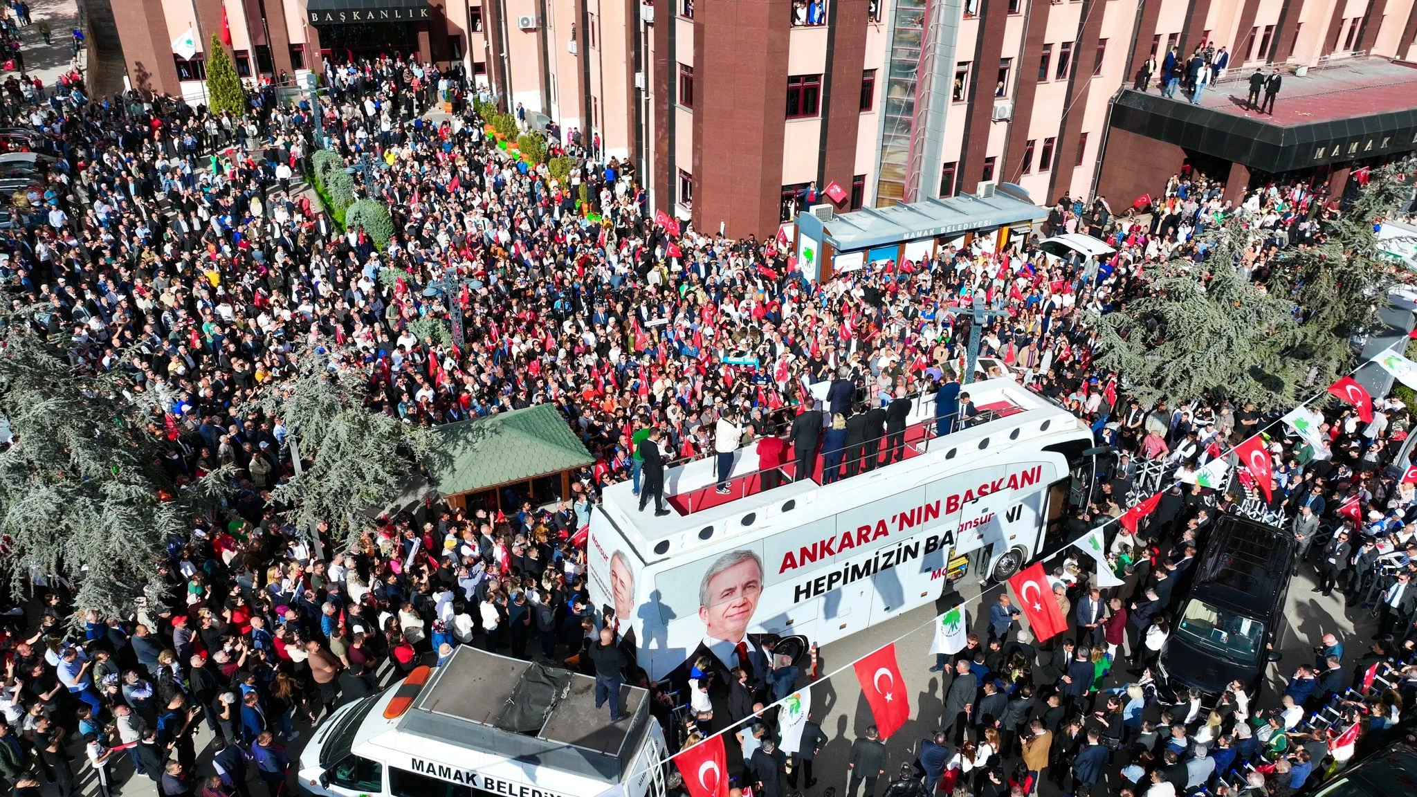 ABB Başkanı Yavaş, Mamak'ta devir teslim törenine katıldı! - Resim : 3