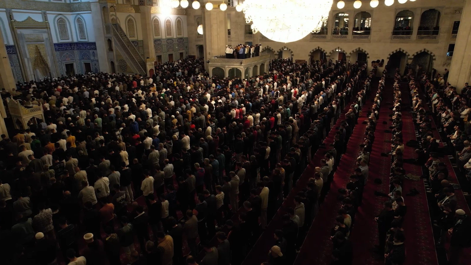 Ankara'da camiler Kadir Gecesi’nde doldu taştı!