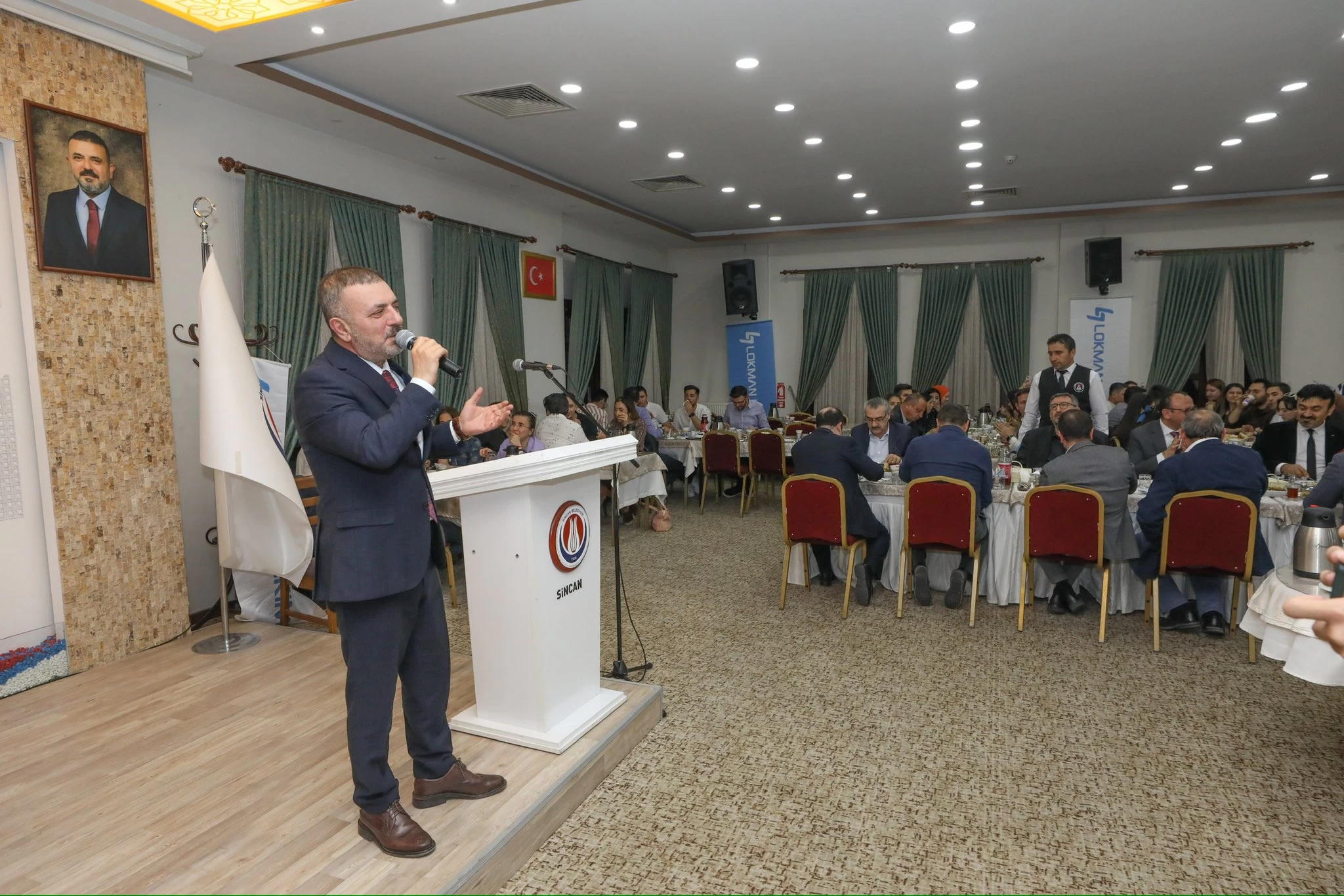 Sincan Belediye Başkanı Murat Ercan akademik personel ile iftarda bir araya geldi