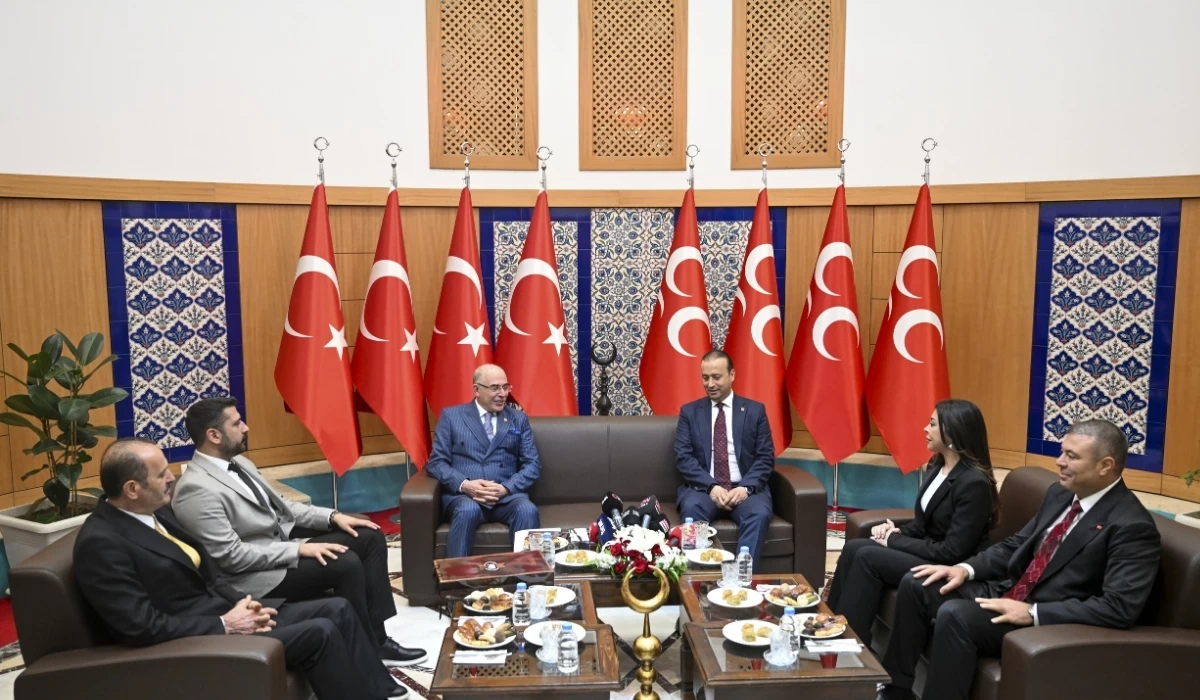 Ankara'da siyasi partiler arasında bayramlaşma trafiği yaşandı - Resim : 2