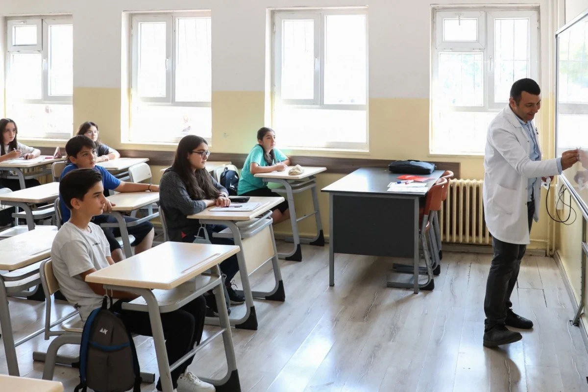 Okullar ne zaman açılacak, ara tatil bitti mi?