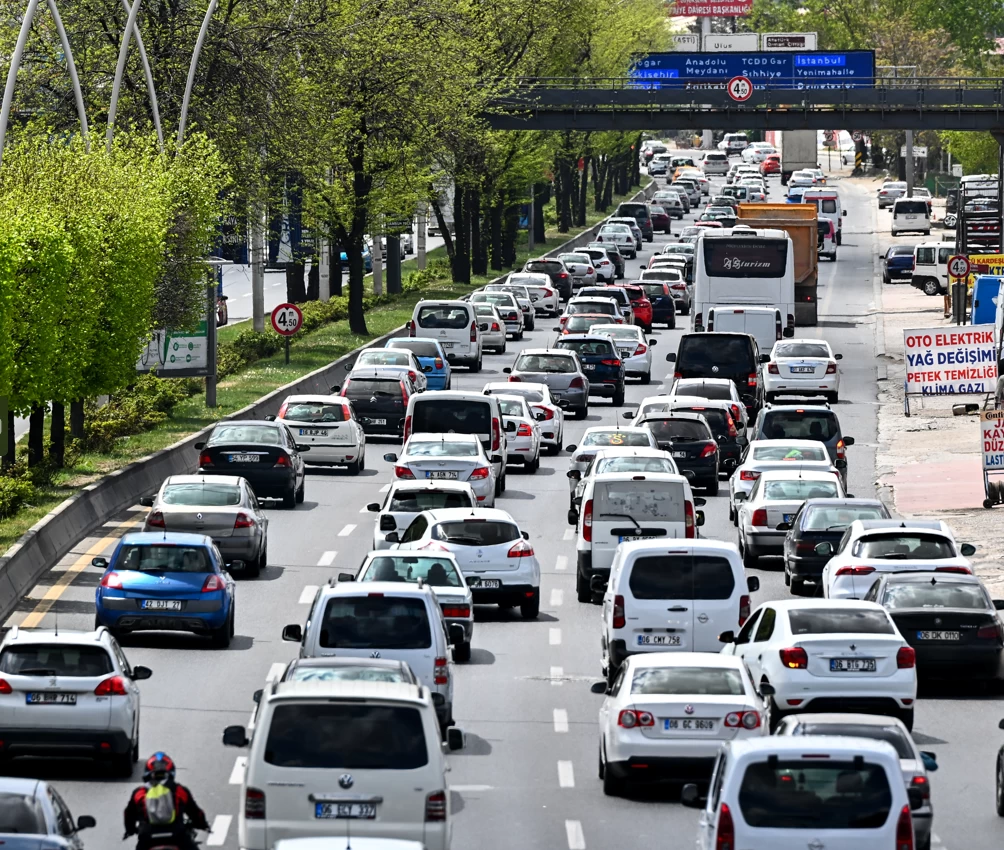 Ankara'ya giriş noktalarında trafik arttı! Bayram tatili dönüşünde yoğunluk yaşanıyor