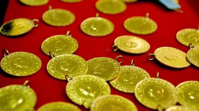 15 Nisan Pazartesi gram, çeyrek, cumhuriyet, yarım altın ne kadar?