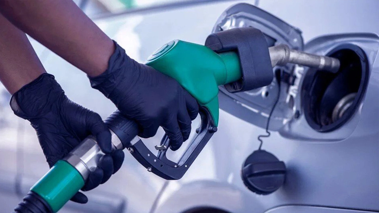 Benzin motorin ve LPG litresi ne kadar oldu, kaç TL?