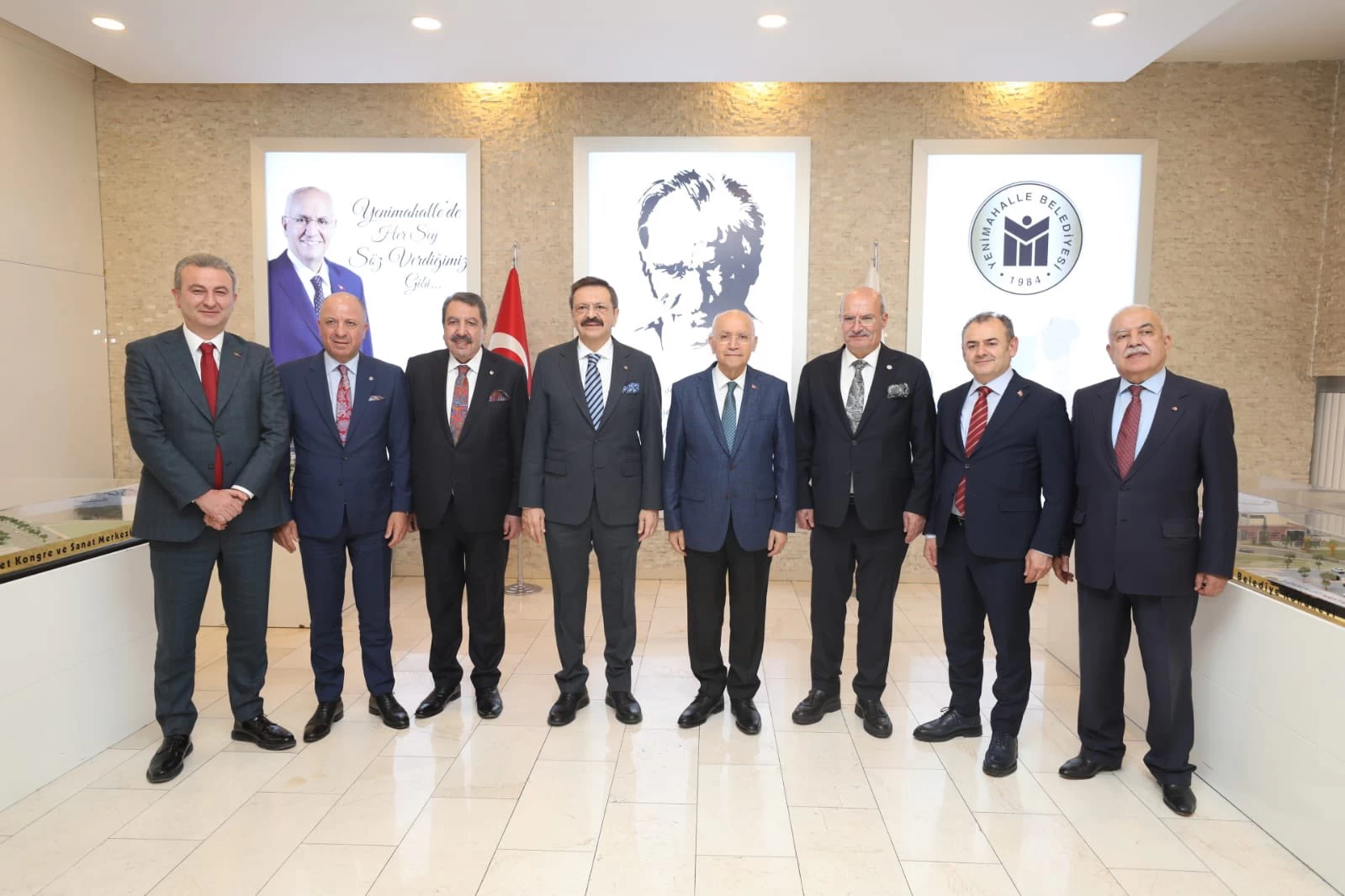 İş dünyası temsilcileri Ankara'daki belediye başkanlarını ziyaret etti - Resim : 2