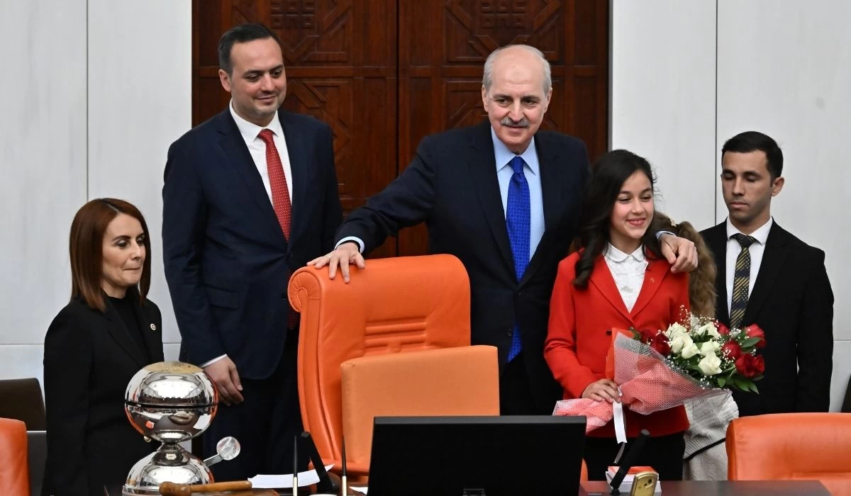 TBMM'de yapılan 23 Nisan Çocuk Özel Oturumu renkli anlara sahne oldu - Resim : 2