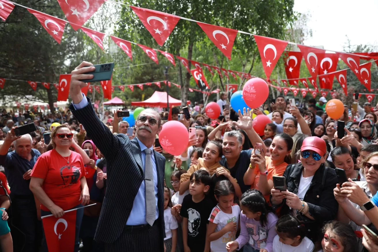 Etimesgut Belediye Başkanı Erdal Beşikçioğlu'ndan çocuklara özel ilgi - Resim : 2