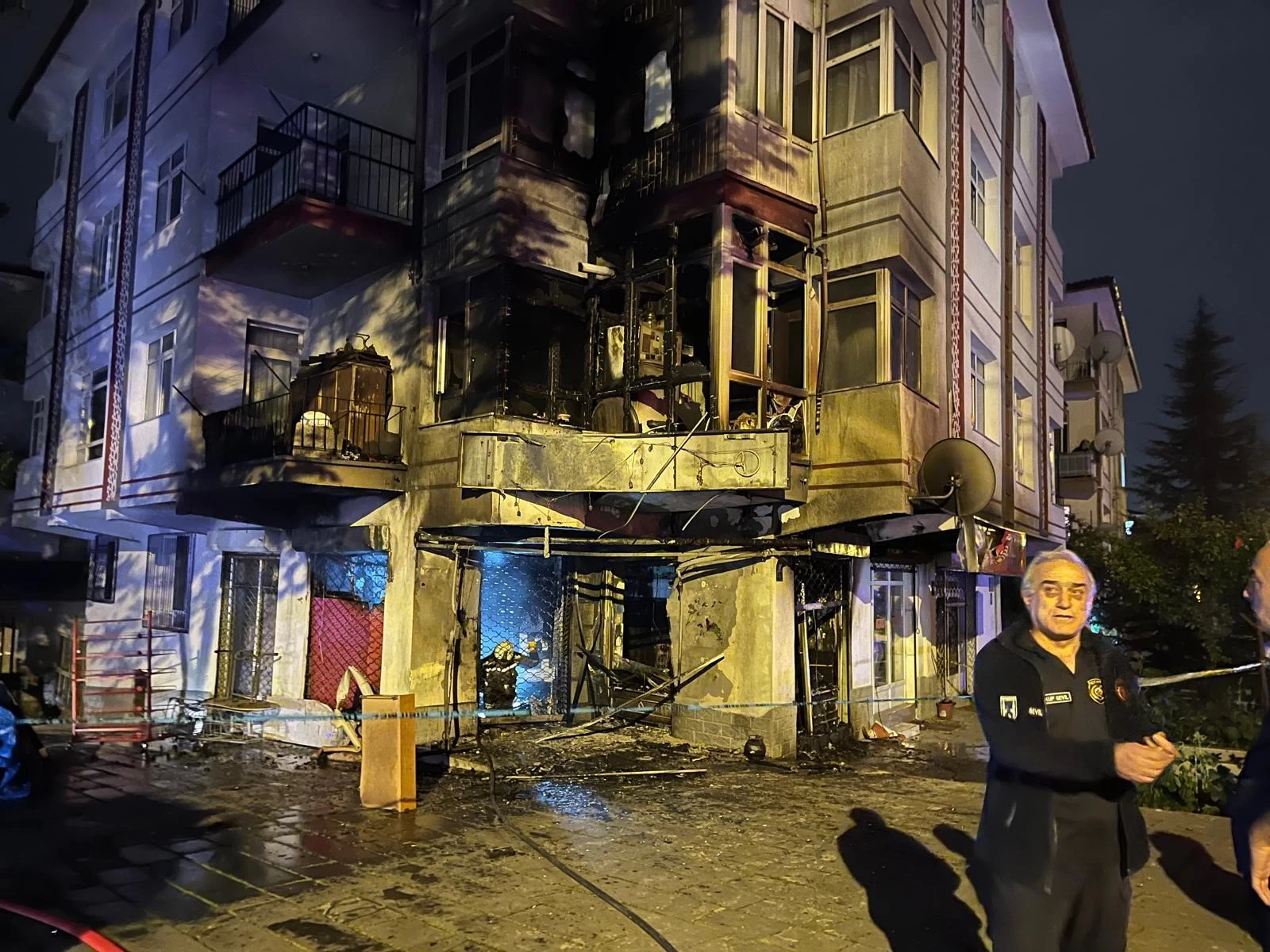 Ankara Keçiören'de bakkal yangını!