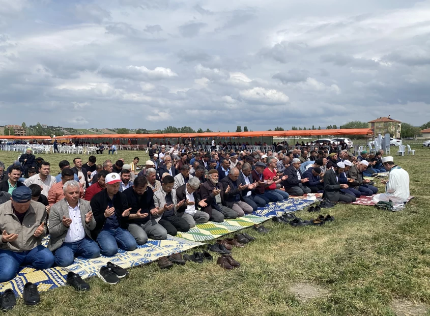 Akyurt'ta çiftçiler semazenlerle birlikte yağmur duasına çıktı!