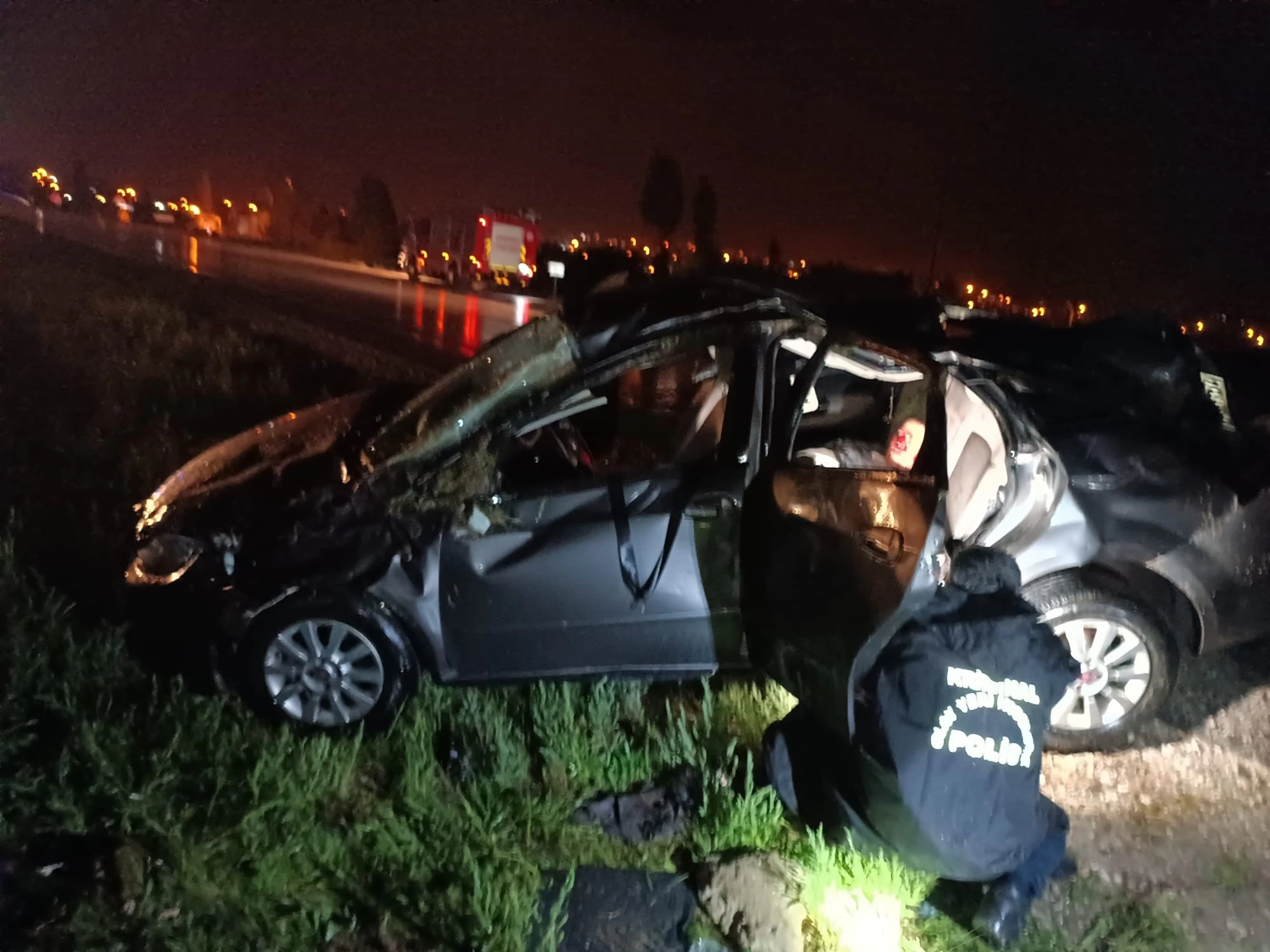 Ankara'da yağış nedeniyle kontrolden çıkan araç bariyere çarptı! 1 kişi hayatını kaybetti - Resim : 2