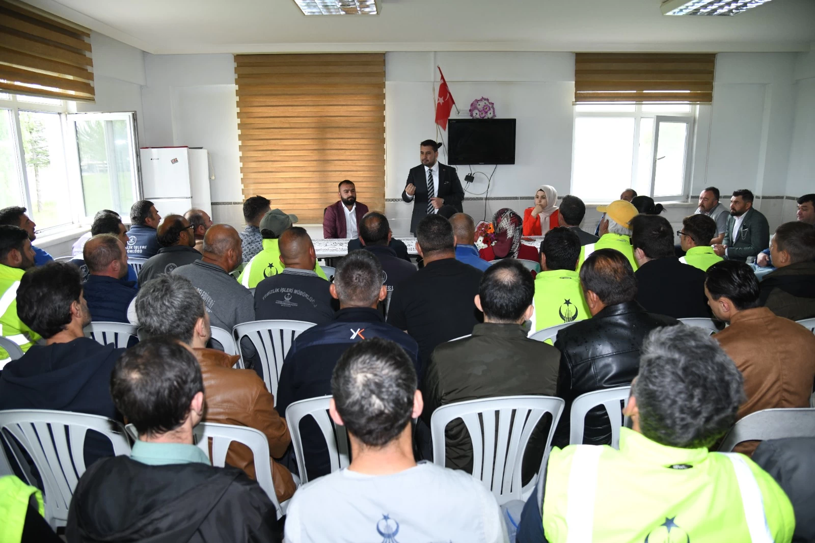 Kahramankazan Belediye Başkanı Çırpanoğlu, 1 Mayıs’ta işçilerle bir araya geldi! - Resim : 3