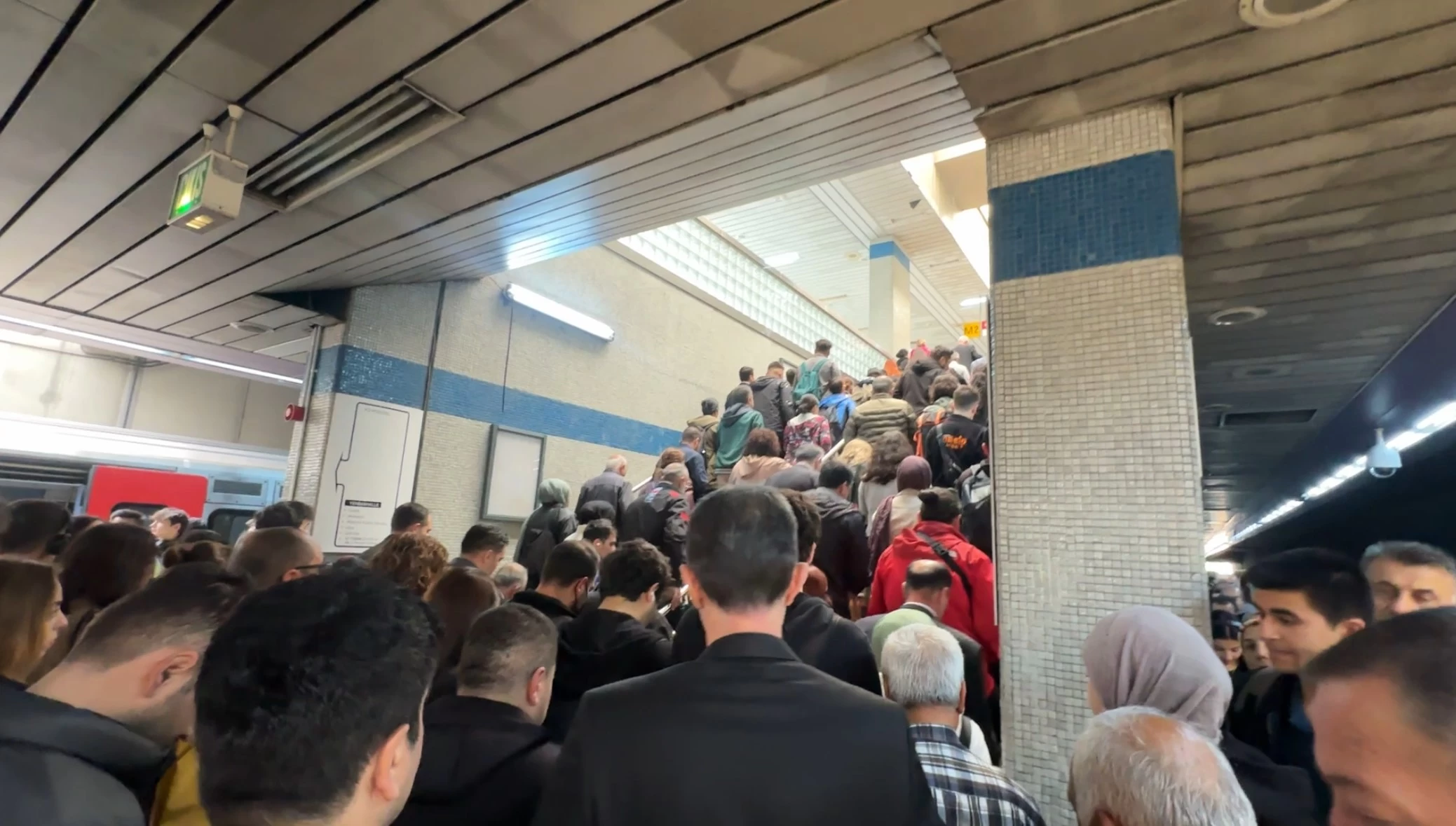Ankara'daki sağanak nedeniyle bazı metro istasyonları hizmet dışı kaldı - Resim : 3