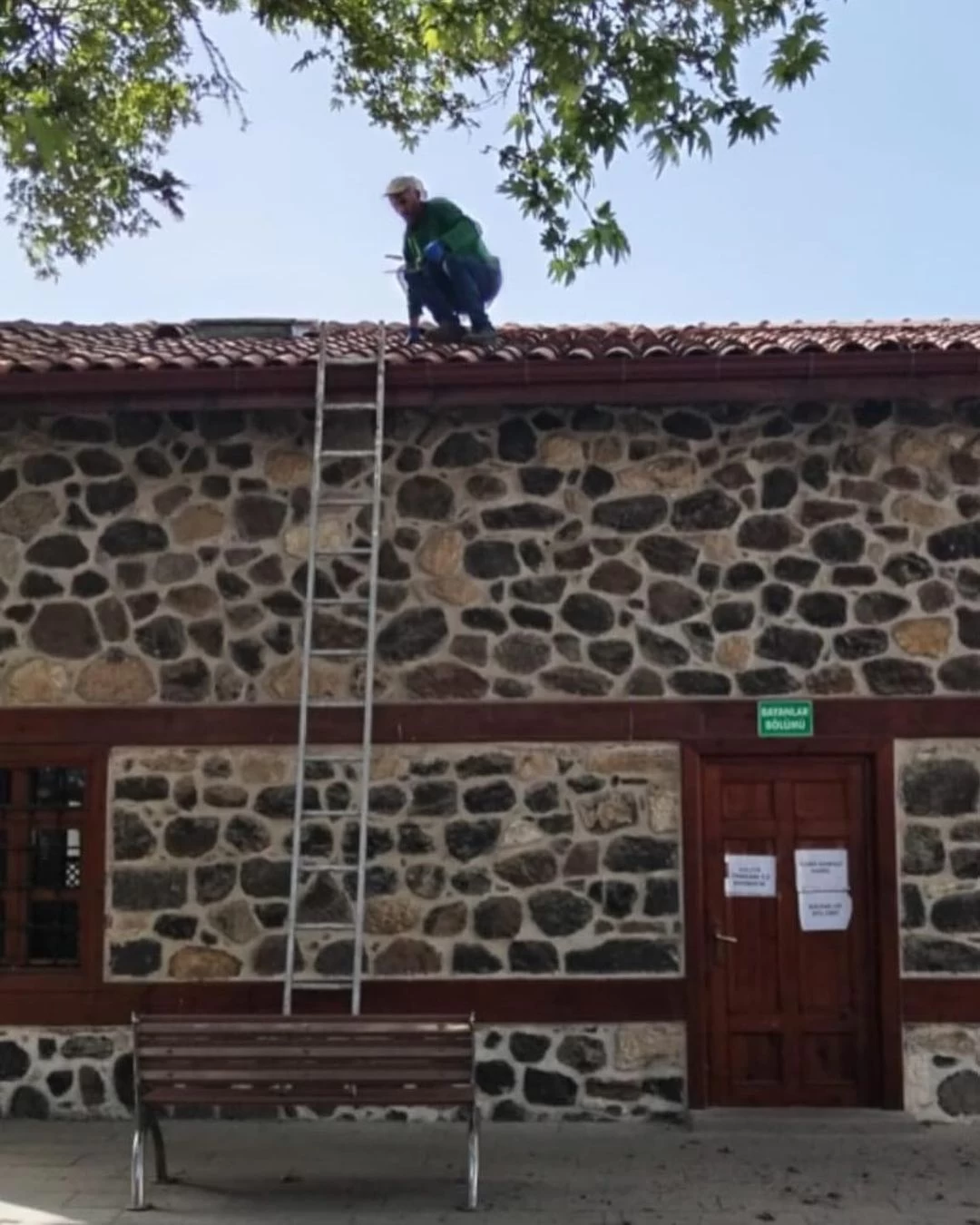 Ayaş Belediyesi tarihi Ulu Cami'de bakım çalışması gerçekleştirdi