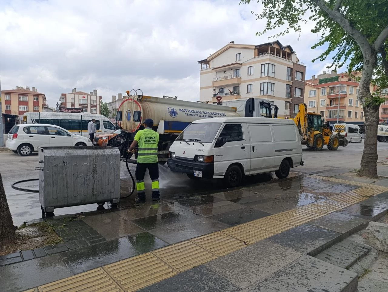 Altındağ Belediye Başkanı Veysel Tiryaki "En büyük temizlik hiç kirletmemektir" - Resim : 2