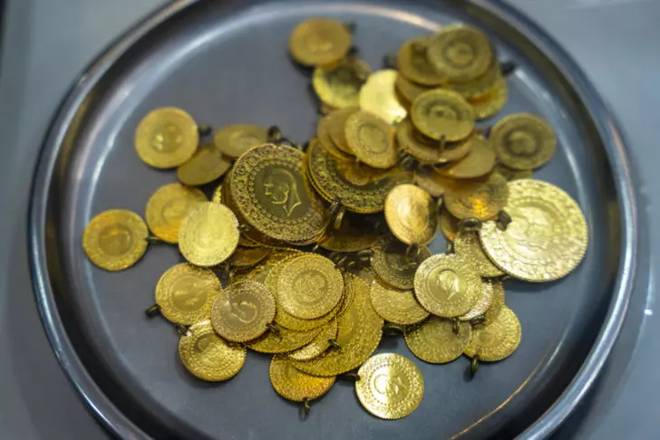 Altına yatırım mı yapacaksınız bunu hemen okuyun! Altında zirvenin  tarihini o isim verdi