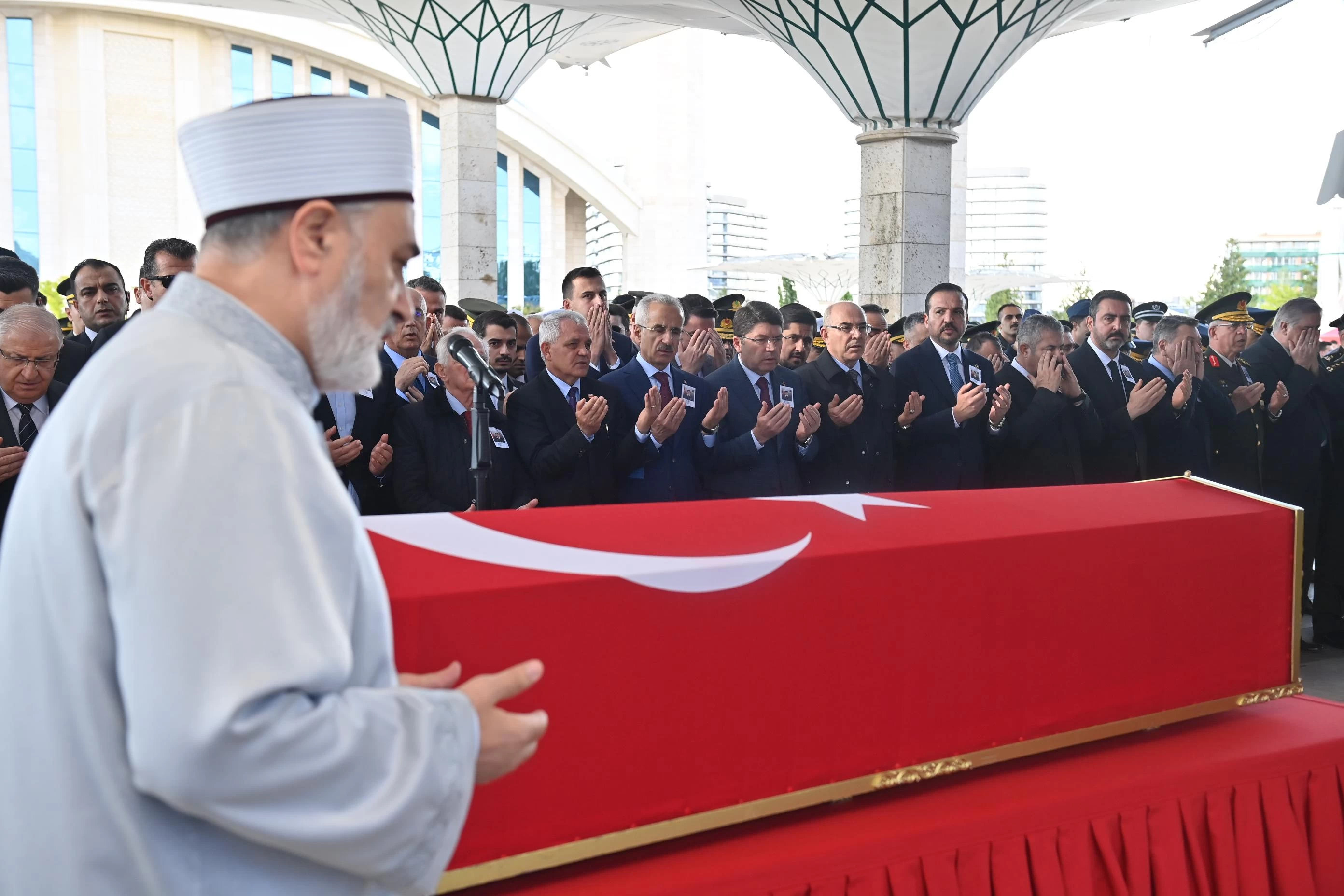 Şehit Astsubay Kıdemli Çavuş Ata Göçmen Ankara'da son yolculuğuna uğurlandı