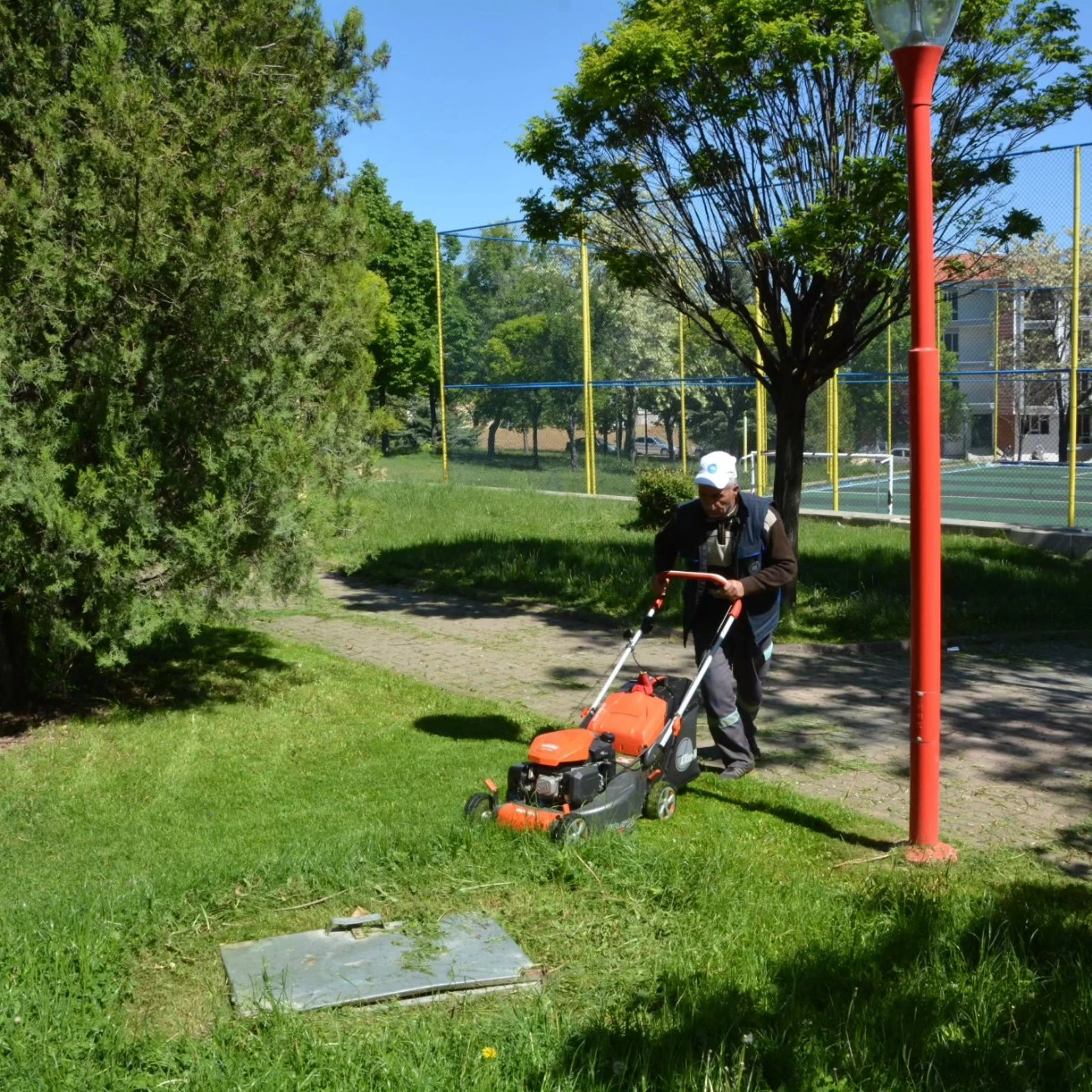 Akyurt Belediyesi park ve bahçeler için devam eden hizmet çalışmaları hakkında bilgilendirme yaptı - Resim : 2