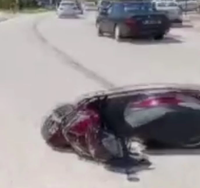 Ankara'da yola saçılan kaygan madde motosiklet kazasına neden oldu - Resim : 2