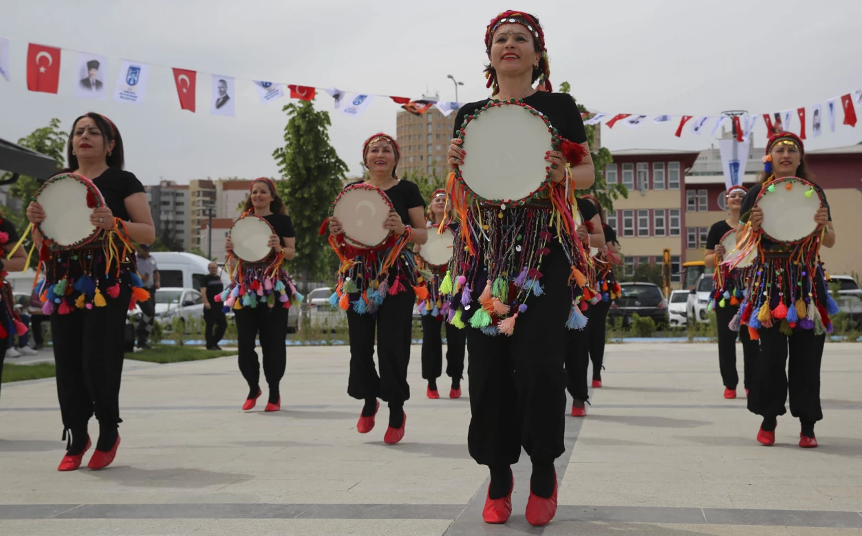 ABB'den Anneler Gününe özel Kadın Emeği Pazarı - Resim : 2