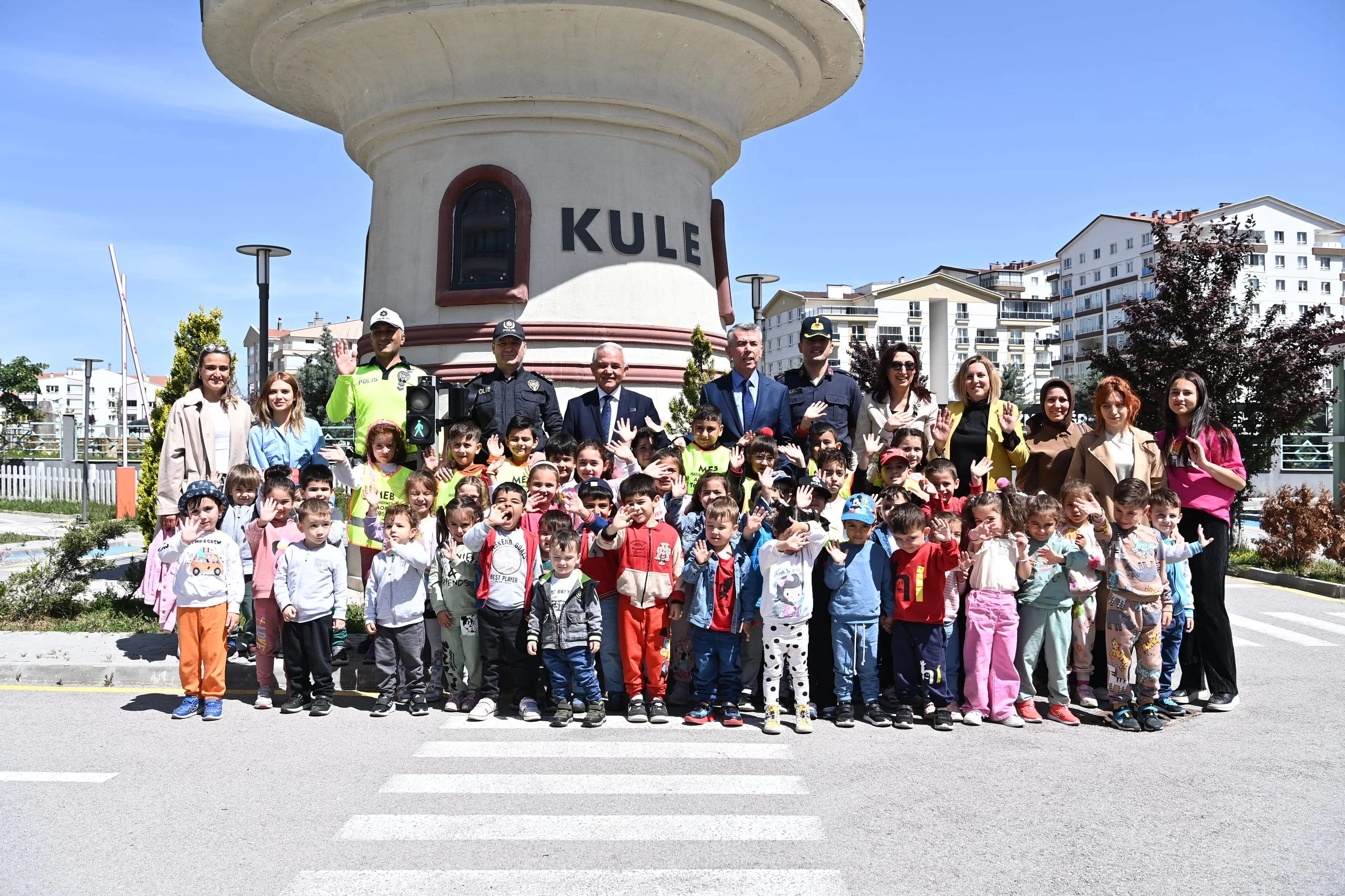 Mamak Belediye Şahin Trafik Haftası kapsamında miniklerle buluştu