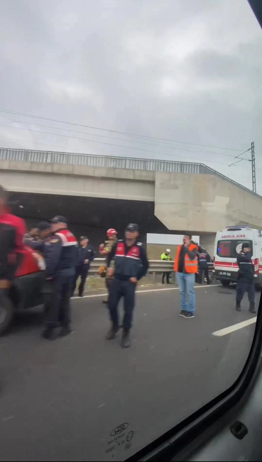 Ankara Polatlı'da bir araç hızlı tren köprüsü ayağına çarptı! 3 ölü 2 yaralı