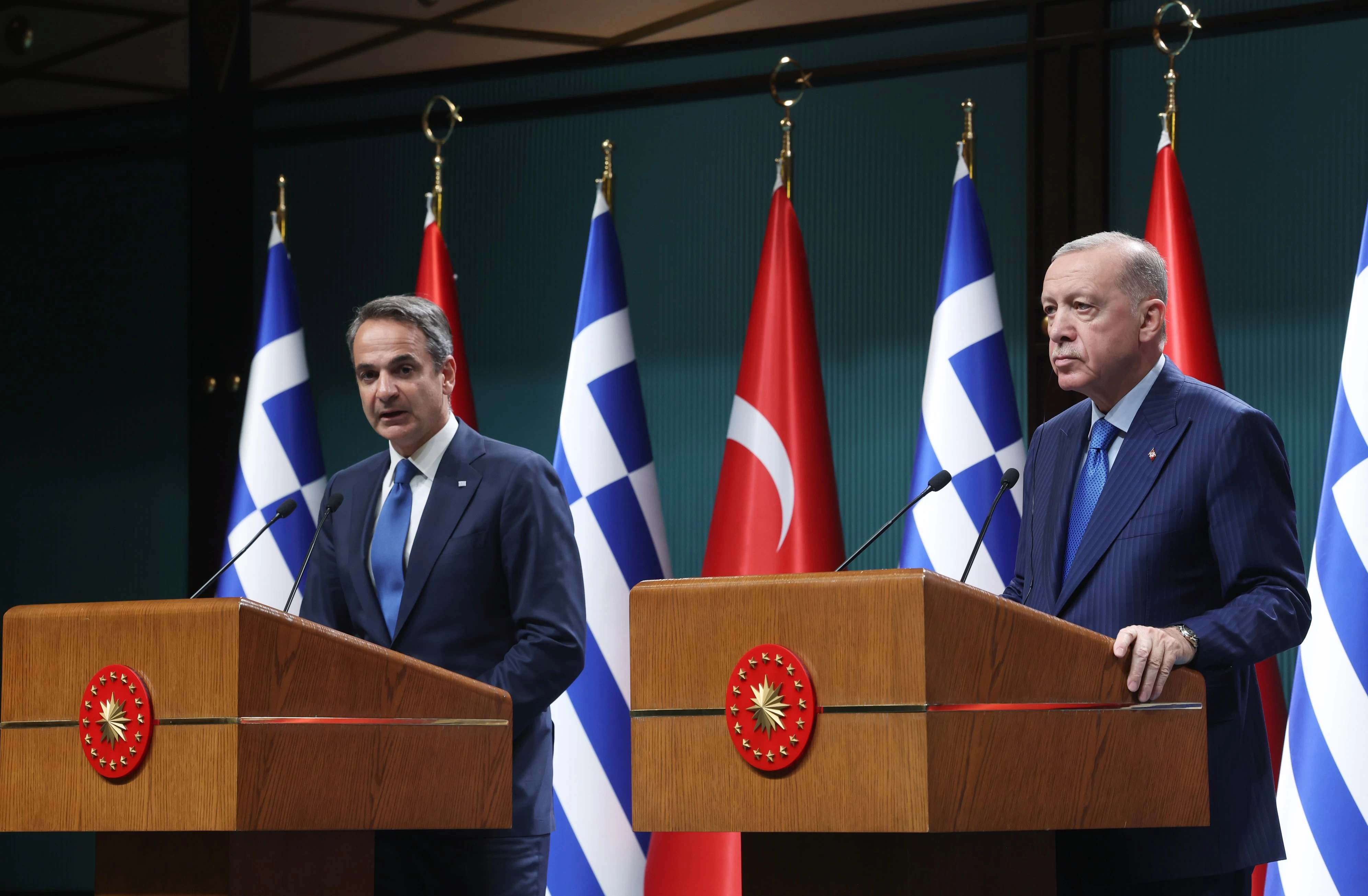 Cumhurbaşkanı Erdoğan Yunanistan Başbakanı Miçotakis ile ortak basın toplantısı düzenledi