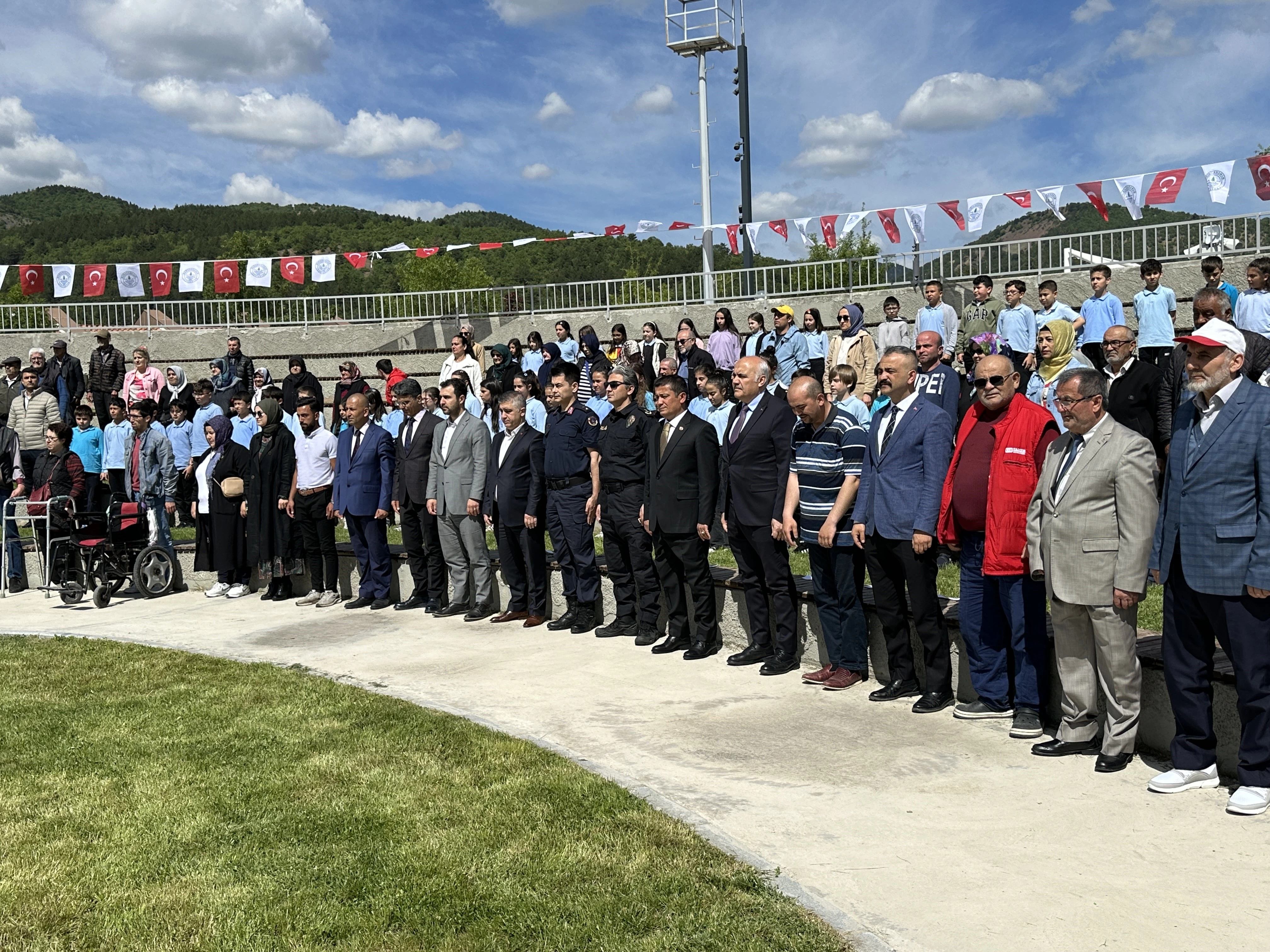 Kızılcahamam Belediyesi Millet Bahçesinde engeliler haftası kutlandı - Resim : 2