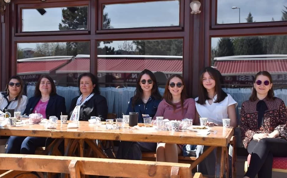 Nallıhan Belediyesi Ayhan Sümer Kültür Merkezi'nde ücretsiz çay dönemini başlattı - Resim : 3