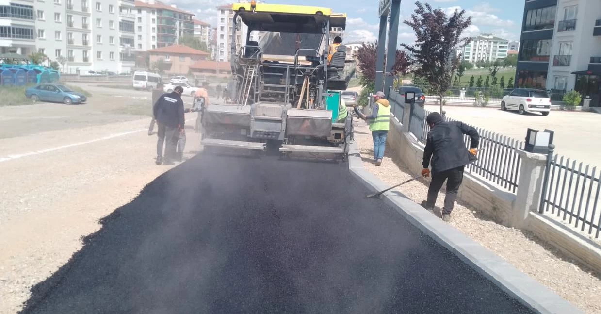 Pursaklar Belediyesi yol yenileme çalışmalarını sürdürüyor