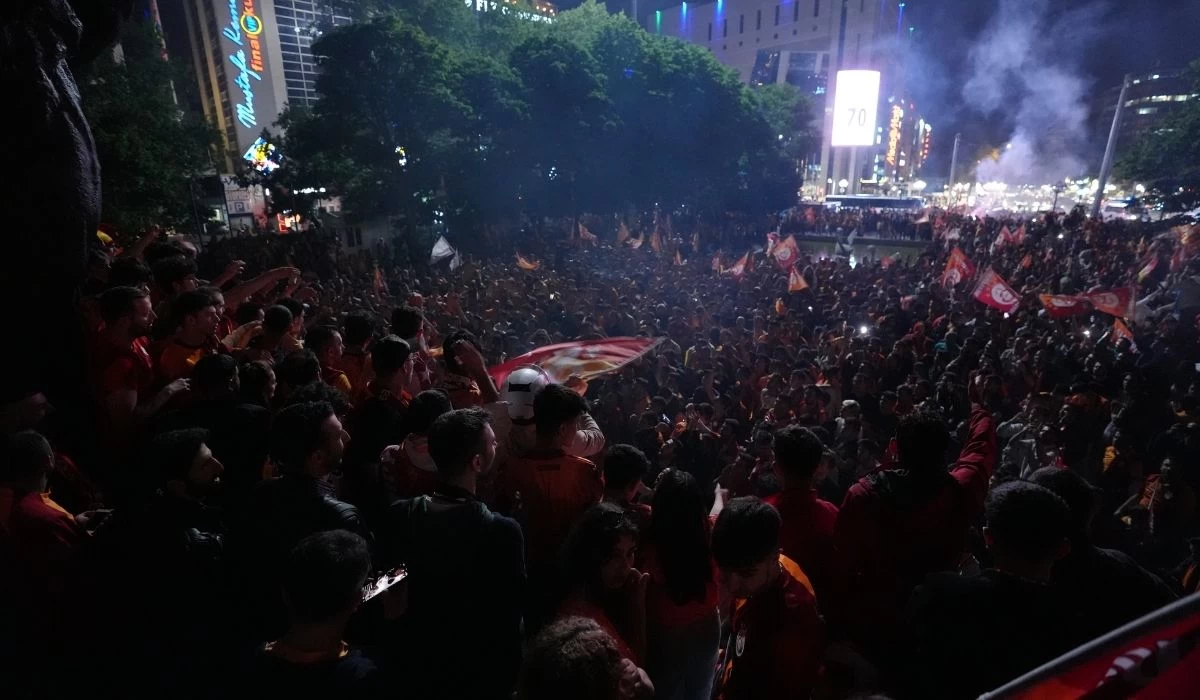 Şampiyonluk coşkusu Ankara sokaklarında yaşandı