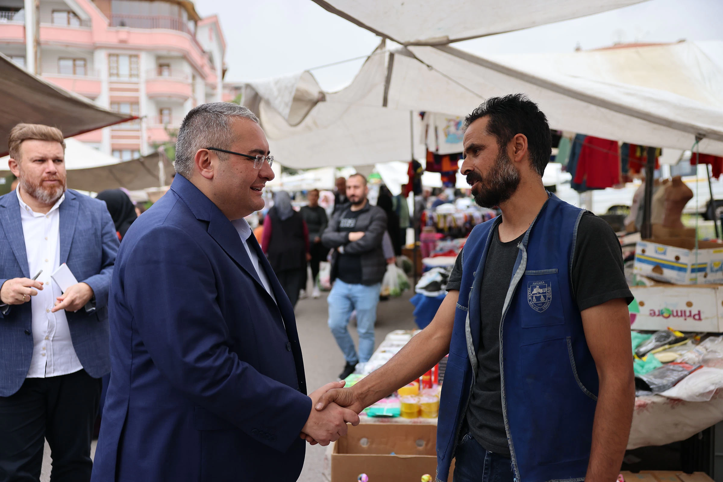 Keçiören Belediye Başkanı Mesut Özarslan pazarcı esnafı ile bir araya geldi
