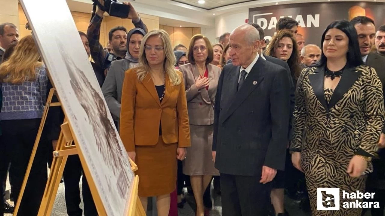 MHP Lideri Bahçeli'den Yeni Yüzyılın Kara Kalem Sergisi'ne ziyaret