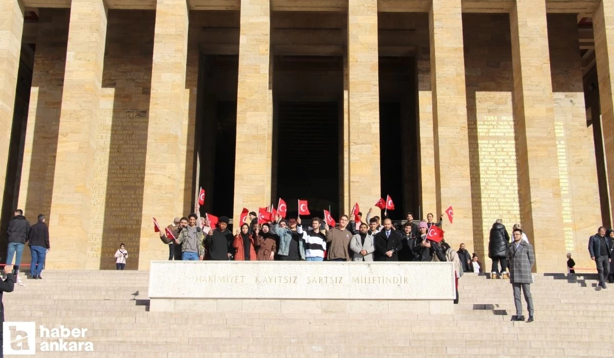 Uluslararası 100 öğrenciden Anıtkabir ziyareti!