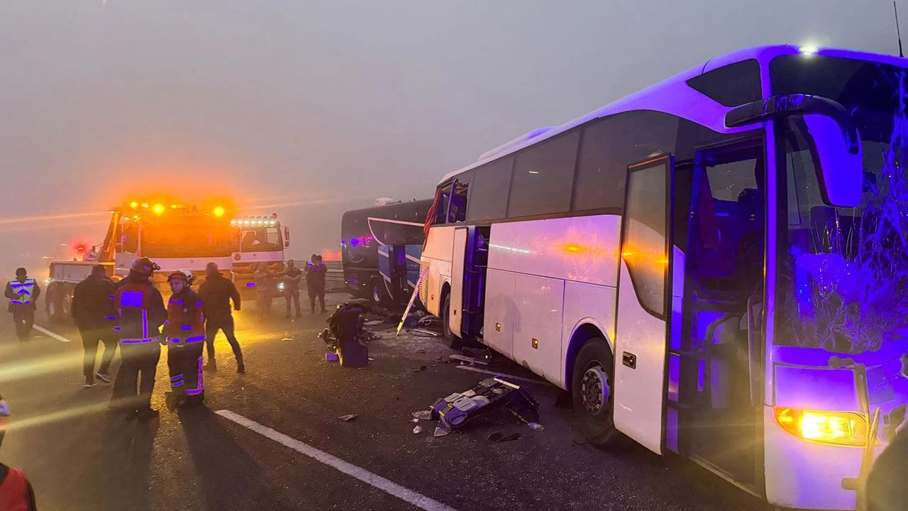 Kuzey Marmara Otoyolu'nda trafik kazası! 11 kişi öldü 57 yaralı var