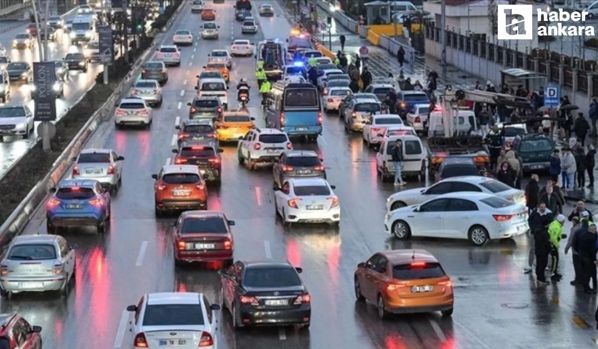 Ankara Yenimahalle'de 26 aracın karıştığı zincirleme trafik kazasında 3 kişi yaralandı!