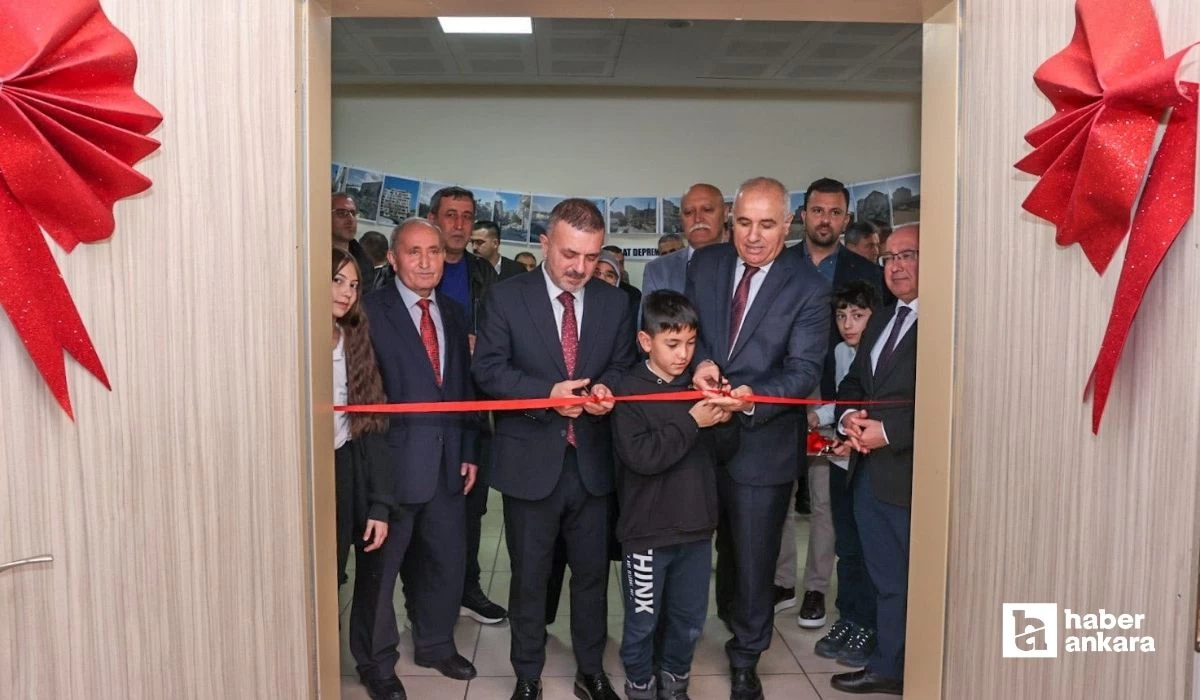 Sincan Belediye Başkanı Murat Ercan Z Kütüphane'nin açılışına katıldı