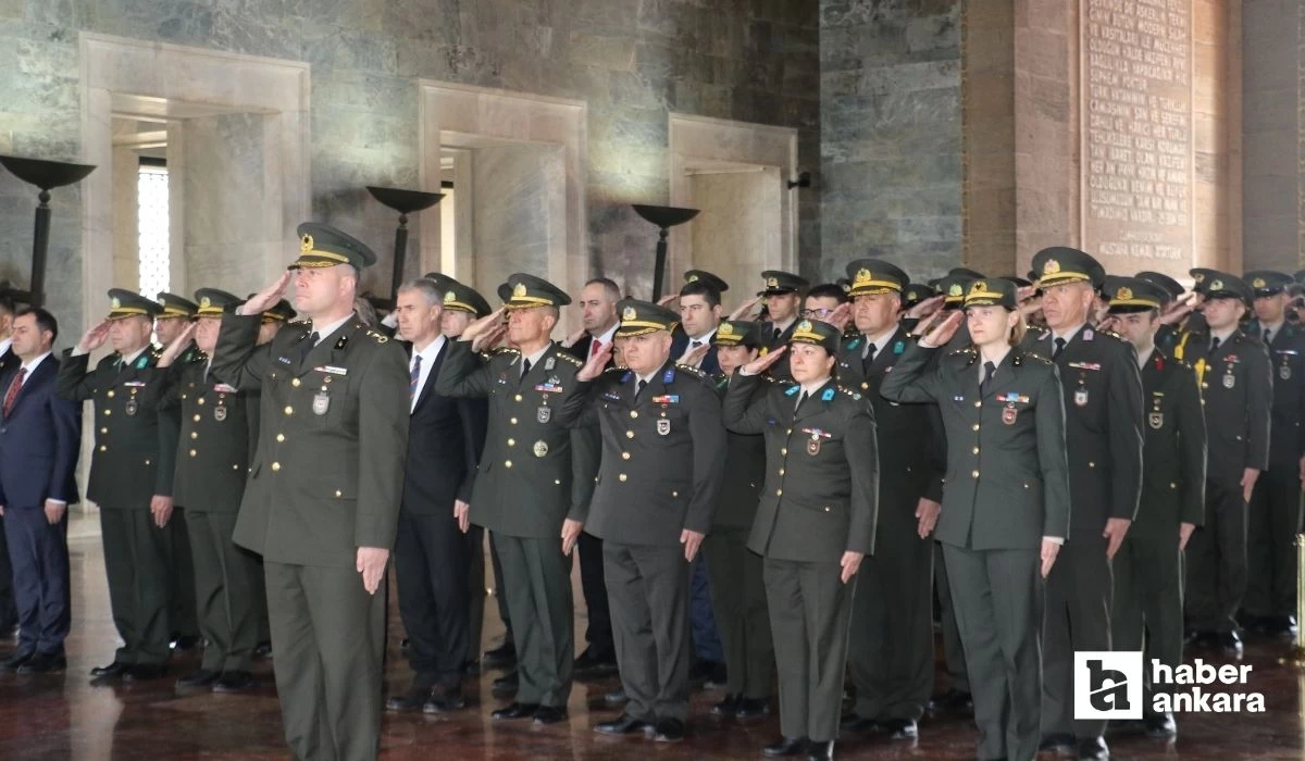 Kara Harp Okulu öğrencileri Anıtkabir'i ziyaret etti