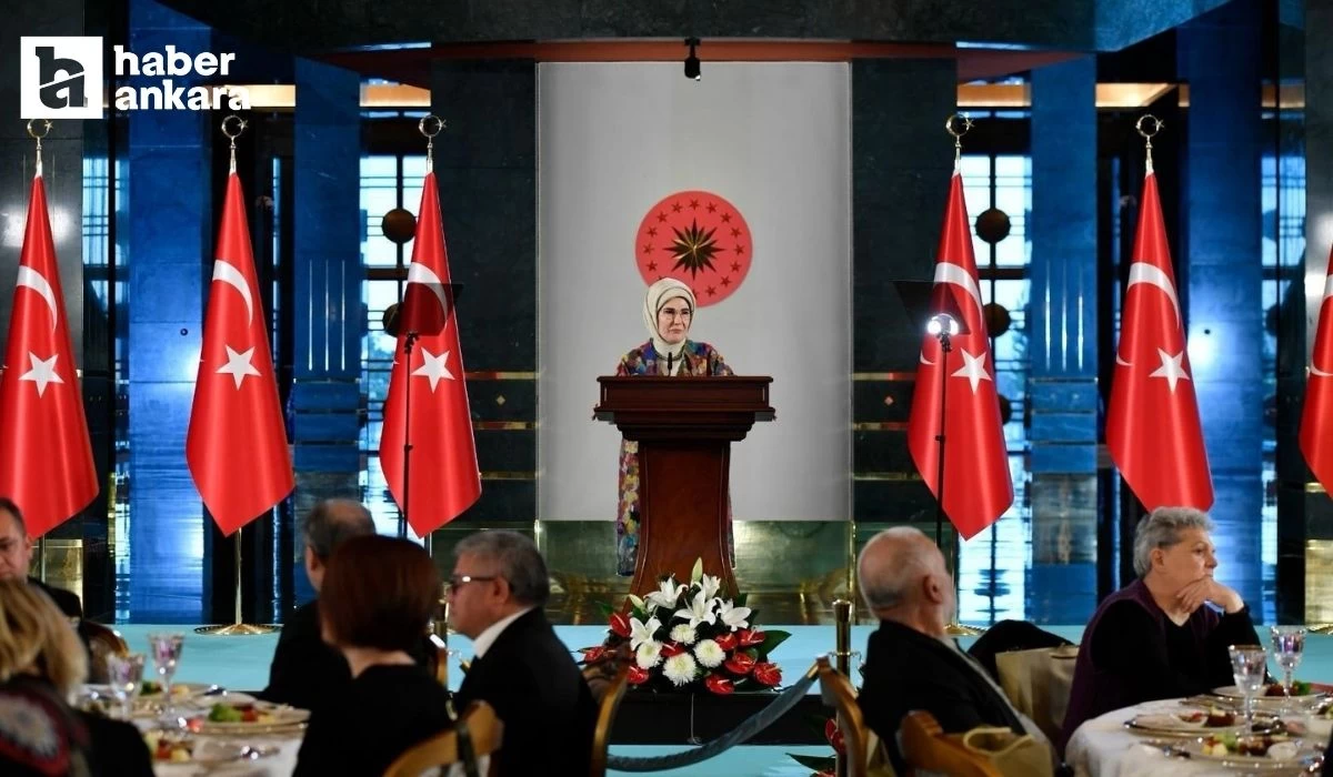 Emine Erdoğan, Cumhurbaşkanlığı Külliyesi'nde huzurevi sakinleriyle iftarda buluştu!