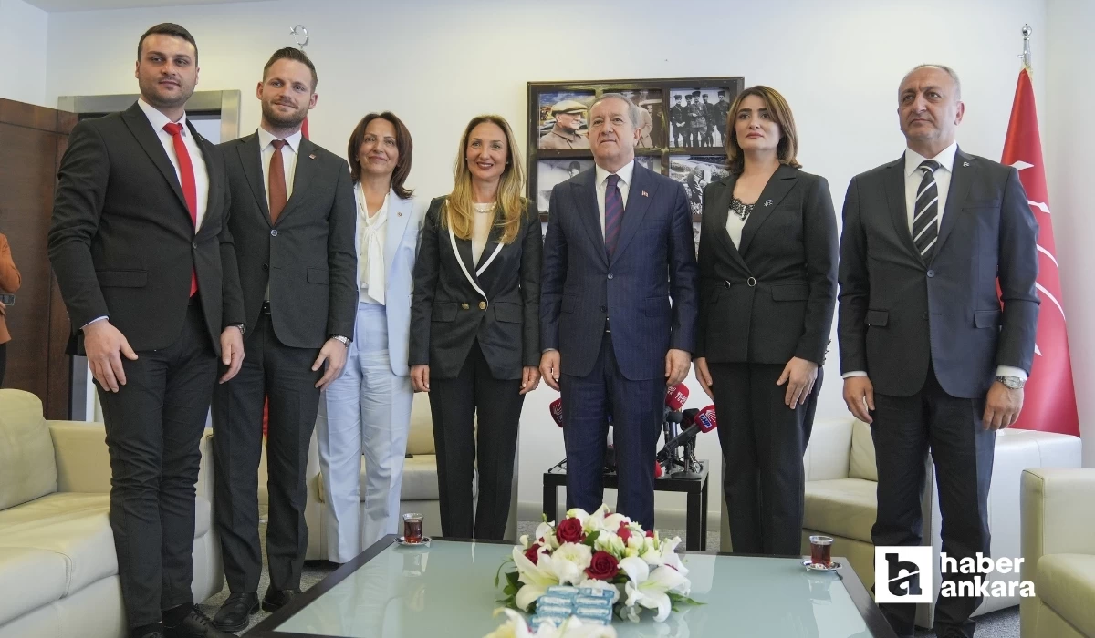 Ankara'da siyasi partiler arasında bayramlaşma trafiği yaşandı