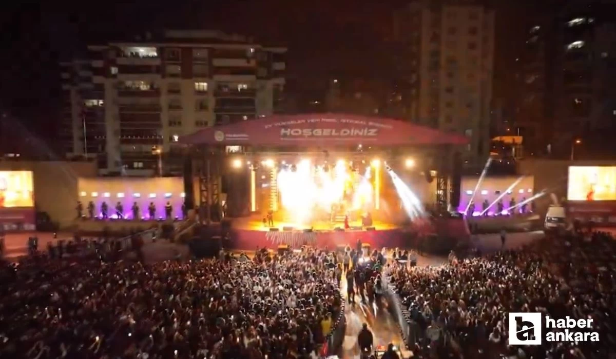 Etimesgut Belediyesi'nin düzenlediği 19 Mayıs etkinlikleri on binlerce kişiyi bir araya getirdi