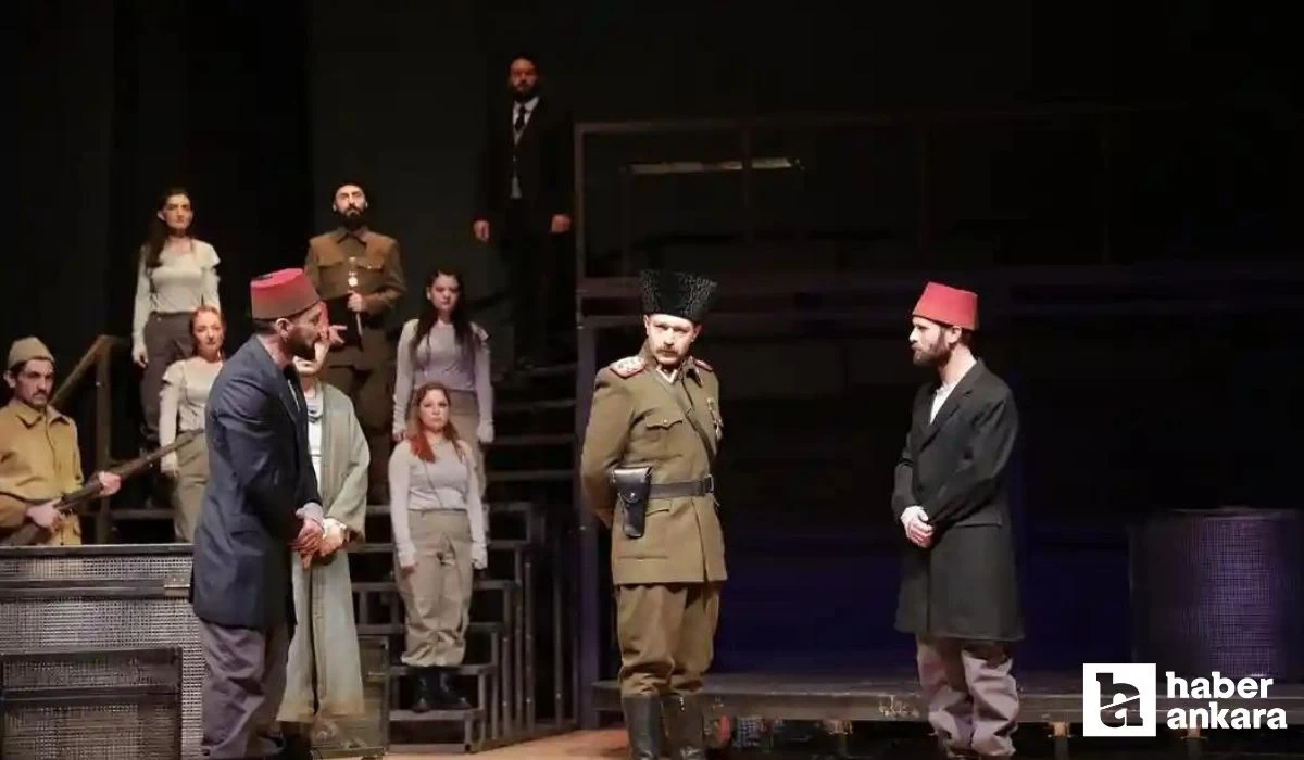 Ankara Devlet Tiyatrosu Yüzyıllık Destan Ateş oyununu Samsun'da sahnelendi