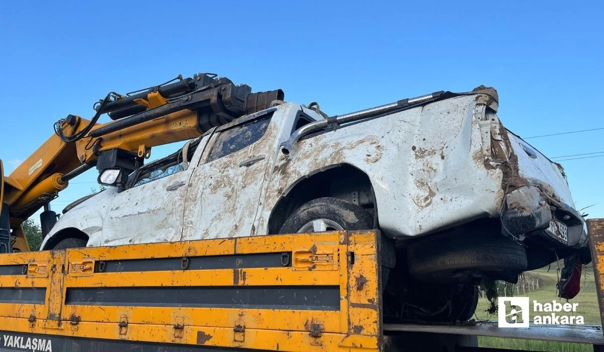 Ankara'da kontrolü kaybedilen araç dereye uçtu! 1 kişi hayatını kaybetti